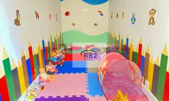 Imagem 3: Apartamento com armários planejados em prédio novo