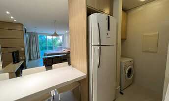 Imagem 6: Apartamento loft com vista mar, 100 metros da praia e a 2 minutos do P12 em Jurerê Interna