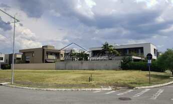 Imagem: Terreno de esquina no Jardim do Golfe em