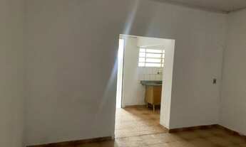 Imagem 4: Casa com 01 dormitório, sala, cozinha, banheiro e área de serviço - com 01 vaga de garagem