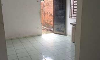 Imagem 2: Casa para venda possui 180 metros quadrados com 2 quartos no Bengui