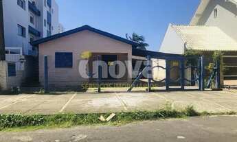 Imagem: CASA NO CENTRO DE TRAMANDAÍ ENTRE CENTRO