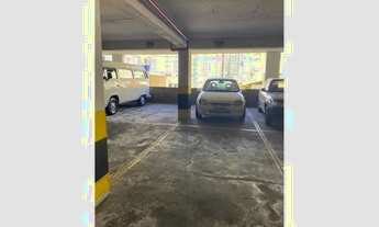 Imagem 4: Garagem dupla Galpão / depósito com 2 vagas na garagem