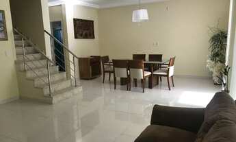 Imagem 7: Casa de condomínio para aluguel possui 340 metros quadrados com 4 quartos