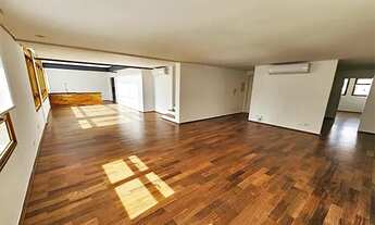 Imagem 2: CHARMOSO DUPLEX SUPER DESCOLADO - 240 M² ÚTEIS - 3 SUÍTES