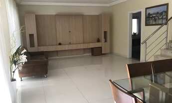 Imagem 5: Casa de condomínio para aluguel possui 340 metros quadrados com 4 quartos