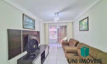 Imagem: Apartamento de frente, sol da manhã, à