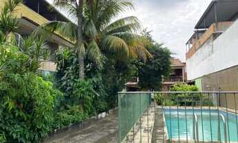 Imagem: Casa com piscina com 500 metros de área