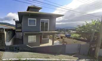 Imagem 3: Casa para Venda em Biguaçu, Fundos, 4 dormitórios, 2 banheiros, 3 vagas