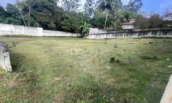 Imagem: Terreno plano de 300 m² próximo a portaria