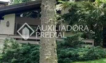 Imagem 2: Espetacular casa em Gramado com amplo terreno no bairro Planalto