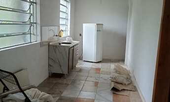 Imagem 2: Casa de fundos, 1 quarto, banheiro sala e cozinha