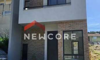 Imagem: Sobrado em Rua Walace Landal - Santa Cândida