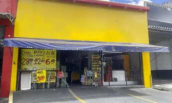 Imagem: Mercadinho em avenida de grande movimento