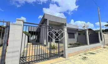 Imagem 2: Casa com 3 Dormitórios e Suíte, Ideal para sua Família! Confira!