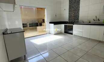 Imagem: Casa com 3 dormitórios no bairro Cidade