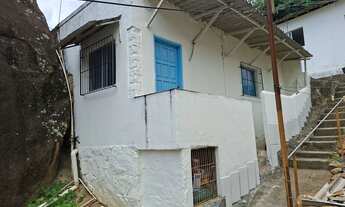 Imagem 4: Terreno com casas e comercio