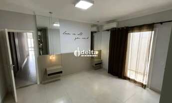 Imagem 5: Casa em condomínio com 3 suítes, disponível para locação no bairro Laranjeiras em Uberlând