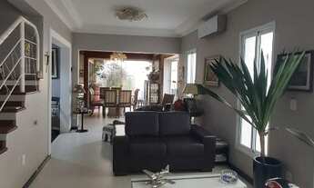 Imagem: Casa de condomínio, reformadíssima, na