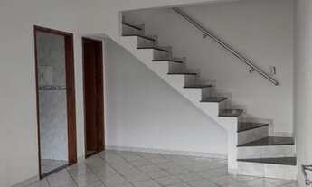 Imagem 5: Casa em Condomínio para Venda em Rio de Janeiro, Irajá, 2 dormitórios, 1 banheiro, 2 vagas