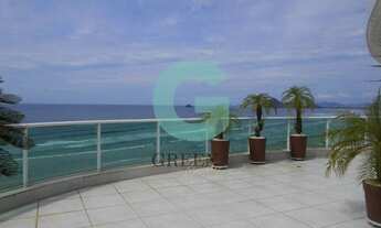 Imagem: Cobertura pé na areia com vista para o