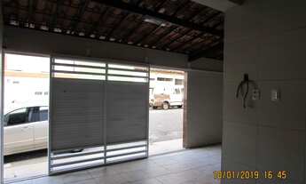 Imagem 5: Casa desocupada, sombra, com garagem