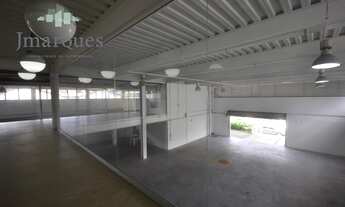 Imagem 3: Prédio comercial com Galpão e Docas