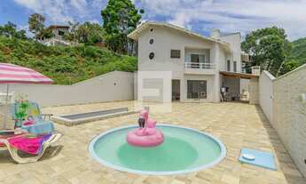 Imagem: BALNEáRIO CAMBORIú - Casa Padrão - Nações