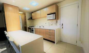 Imagem 3: Apartamento loft com vista mar, 100 metros da praia e a 2 minutos do P12 em Jurerê Interna