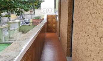 Imagem 2: Alugo ótima casa tipo sobrado, 2 quartos com garagem, em Del Castilho