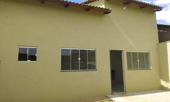 Imagem 2: Casa para venda tem 120 metros quadrados com 4 quartos em Setor Três Marias - Goiânia - GO