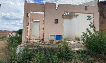 Imagem 2: Casa para venda tem 66 metros quadrados com 2 quartos em Centro - Penaforte - CE