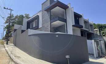 Imagem 3: Sobrado Geminado Triplexo a venda no Bairro Anita Garibaldi com 3 quartos sendo 1 suíte co