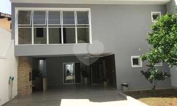 Imagem 2: Sobrado com 3 dorm localizado no bairro Jardim Karolyne!