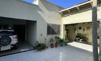 Imagem 2: Térrea para venda possui 330 metros quadrados com 3 quartos