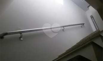 Imagem 2: Casa com 2 suítes independentes, 1 lavabo, lavanderia, quintal, sem vaga