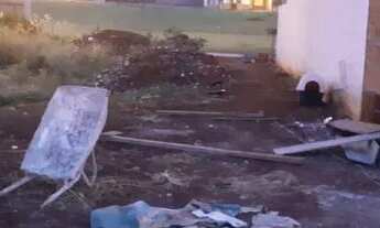 Imagem 2: Vende meio terreno