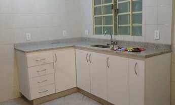 Imagem 6: Casa geminada à venda, pronta para morar, quartos c/ armários, 1 suíte, garagem p/ 1 carro