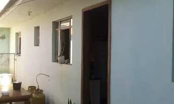 Imagem 2: 2 casas de alvenaria em terreno