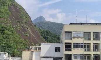 Imagem 2: Cobertura para aluguel e venda possui 490 metros quadrados com 6 quartos