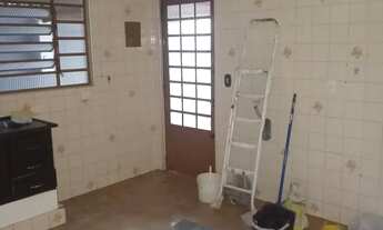 Imagem 4: Casa Alvinópolis( terminando pintura