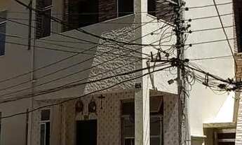 Imagem 2: Casa de Vila fechada, de 3 quartos, com 51m² próximo ao Trêm da estação Cascadura - Rua Ig