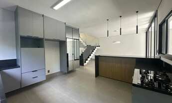 Imagem 7: Imóvel para aluguel tem 305 metros quadrados com 5 quartos