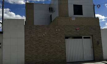 Imagem: Casa com primeiro andar