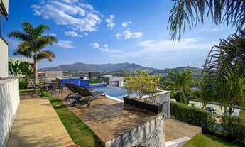 Imagem 2: O Paraíso em Atibaia: Casa de Alto Padrão com Lazer Completo no Condomínio Serra da Estrel