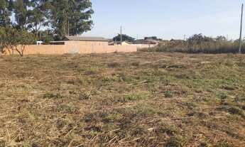 Imagem 3: Três terrenos conjugados 40 mil cada um dos dois do centro e 45 mil o de esquina