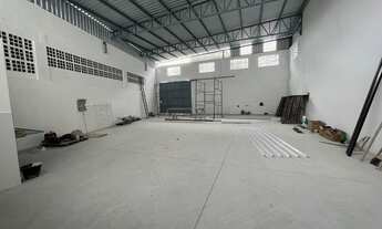 Imagem 4: Galpão próximo Av Marechal Campos, com 280M2, WC, piso industrial, pé direito 5 metros, OP