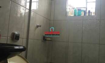 Imagem 2: Casa para venda tem 10 metros quadrados com 3 quartos em Centro - Itatiaiuçu - MG