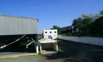 Imagem 3: Galpão para aluguel possui 900 no Civit II com ponte rolante