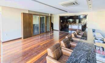 Imagem 7: Porto Alegre - Prédio Inteiro - Tristeza